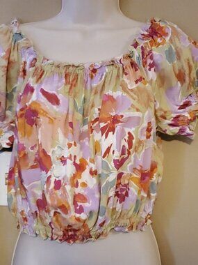 Zara cropped Floral Puff Sleeve Top Size M NWT'S
